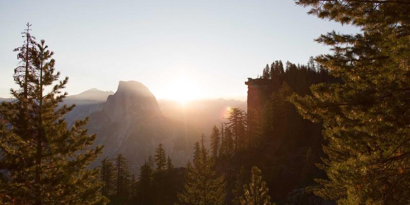 5G通信设备散热革命:金属壳体精密加工与材料创新的双重突破