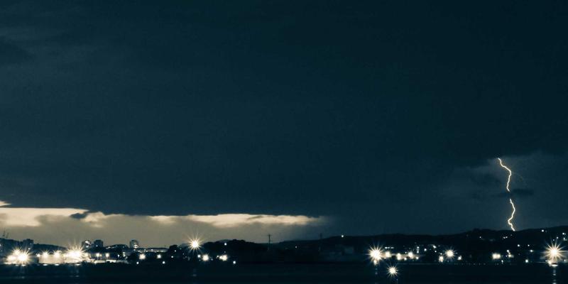 从砂型到精密成品:揭秘大型利都壳体铸造中缩孔与变形的核心技术