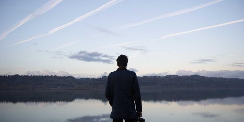 超越单一功能:壳体功能集成设计如何通过多物理场仿真重塑机箱机柜制造